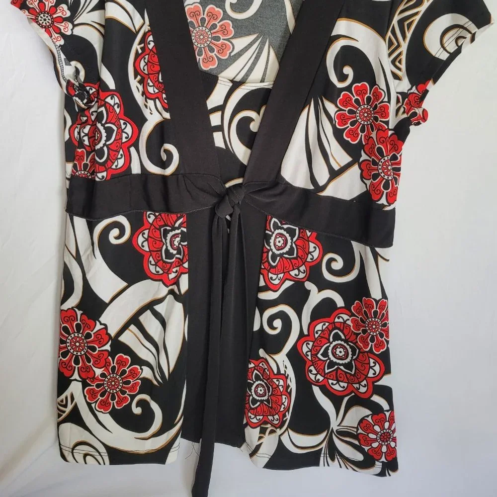 Julies Closet cute top - Picture 2 of 2